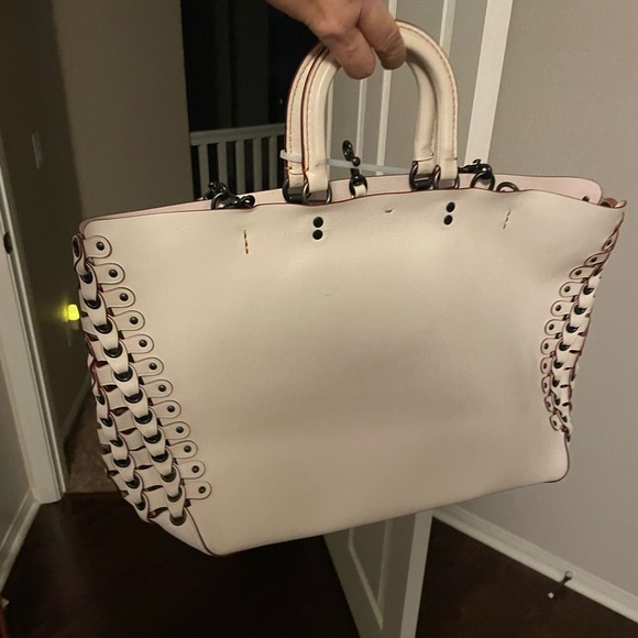 Coach OffWhite Genuine Glovetanned Leather Rogue Tote With Coach Link Detail - Picture 4 of 16